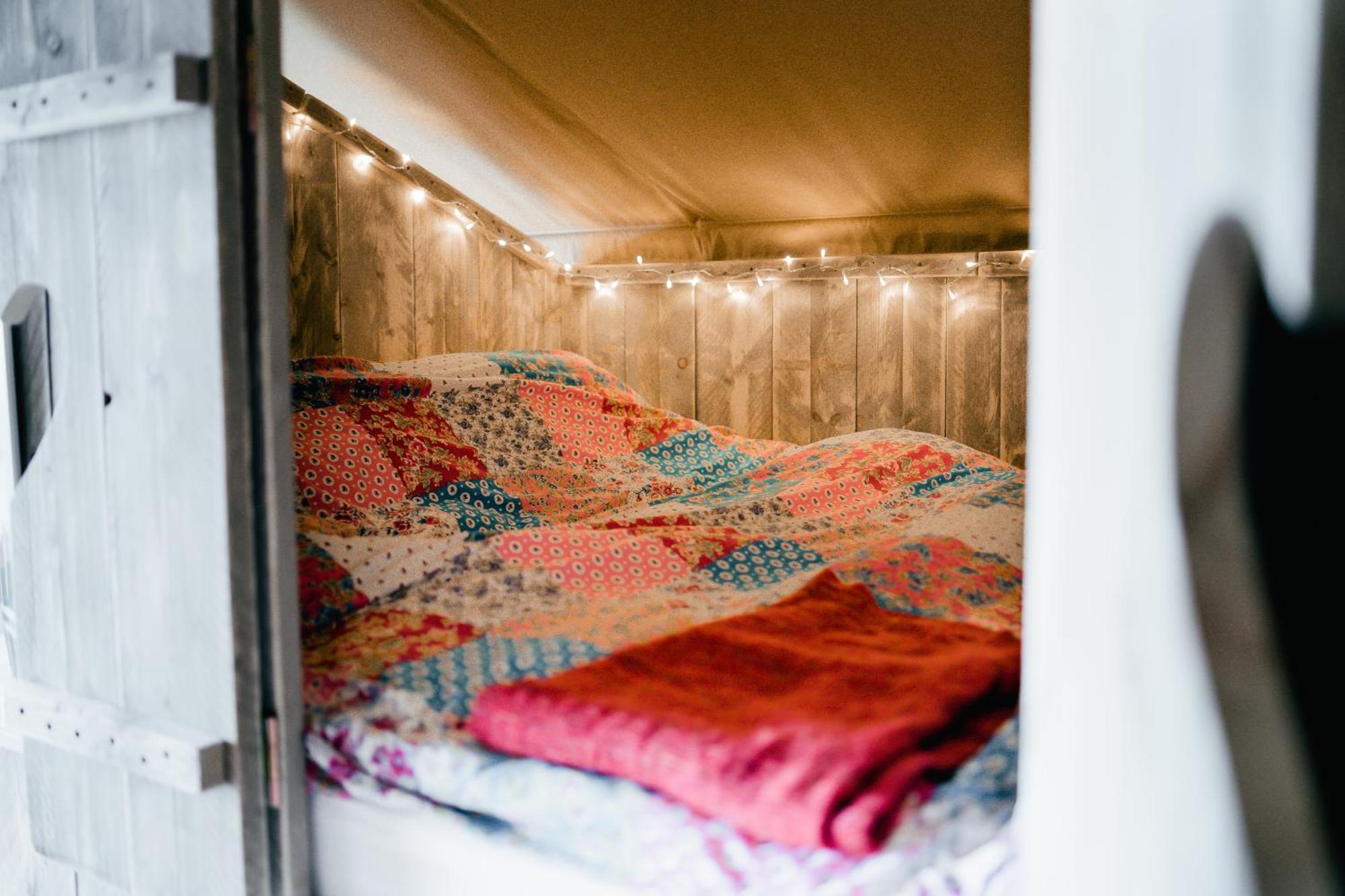 Hotel Under The Oak Glamping Caerphilly Exterior foto